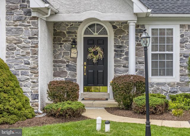 2103 JACOBS MILL CIR, Downingtown, PA 19335