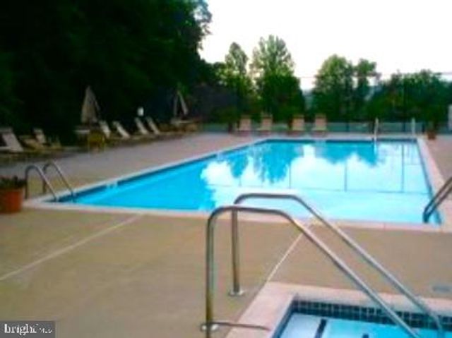 2103 JACOBS MILL CIR, Downingtown, PA 19335