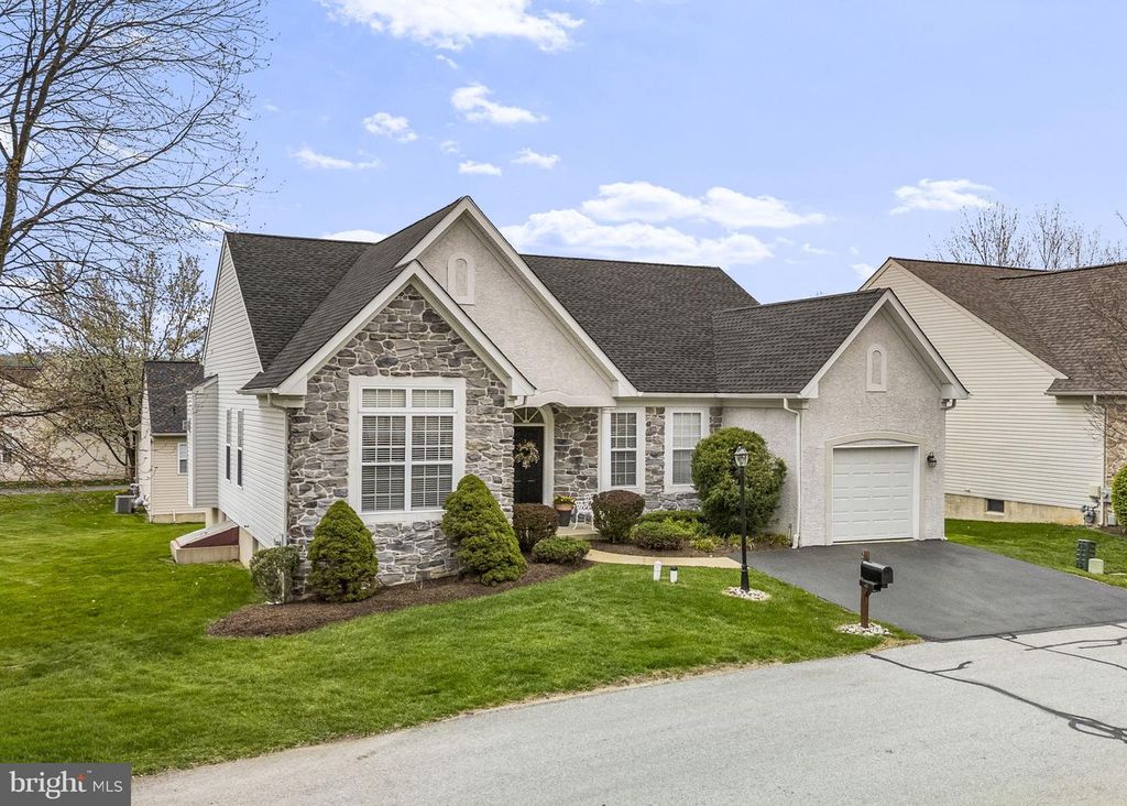 2103 JACOBS MILL CIR, Downingtown, PA 19335