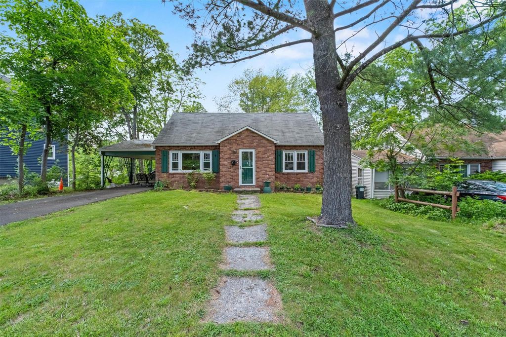 5 Fairview Avenue, New Paltz, NY 12561