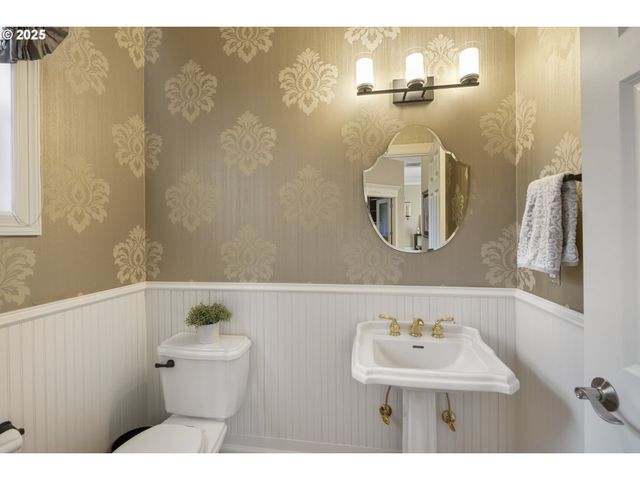 9760 Sw 167TH Pl, Beaverton, OR 97007