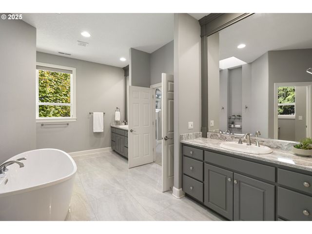 9760 Sw 167TH Pl, Beaverton, OR 97007