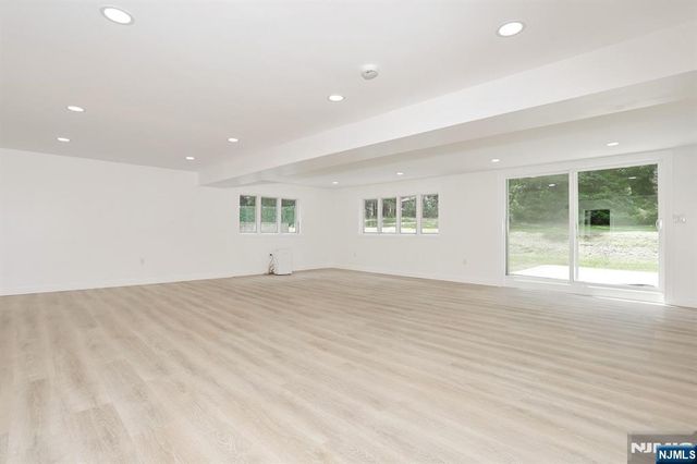 51 Mill Road Extension, Woodcliff Lake, NJ 07677