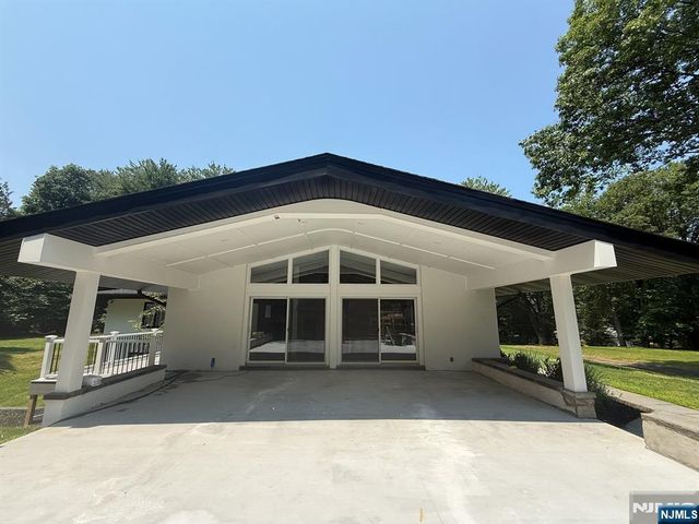 51 Mill Road Extension, Woodcliff Lake, NJ 07677