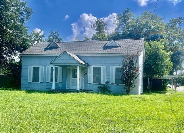 559 S Madison ST, La Grange, TX 78945