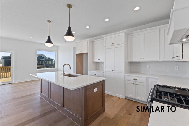 435 NW Red Oak Court, Waukee, IA 50263