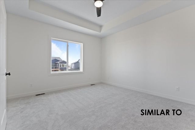 435 NW Red Oak Court, Waukee, IA 50263