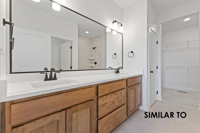 435 NW Red Oak Court, Waukee, IA 50263