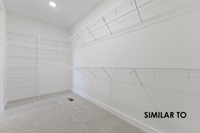 435 NW Red Oak Court, Waukee, IA 50263