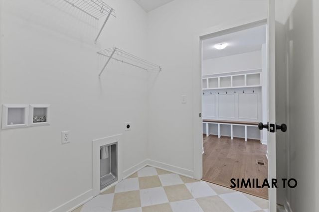 435 NW Red Oak Court, Waukee, IA 50263