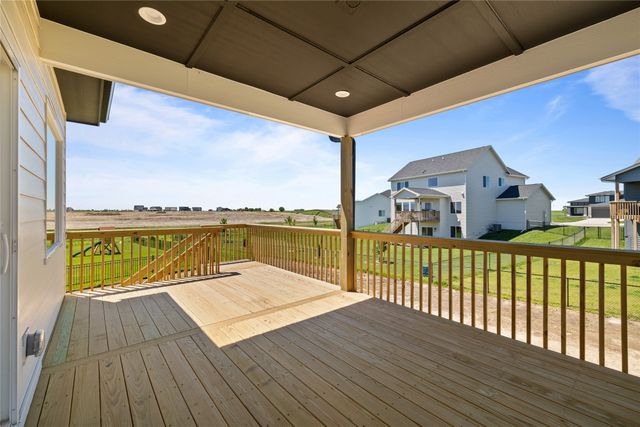 435 NW Red Oak Court, Waukee, IA 50263