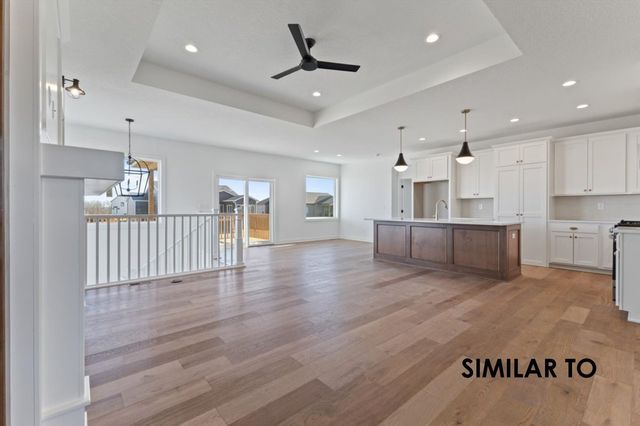 435 NW Red Oak Court, Waukee, IA 50263