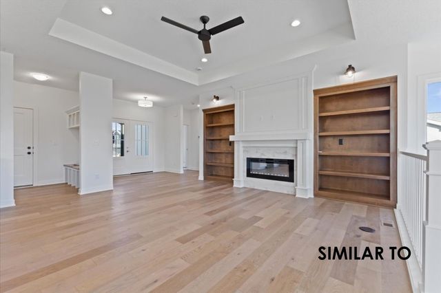 435 NW Red Oak Court, Waukee, IA 50263