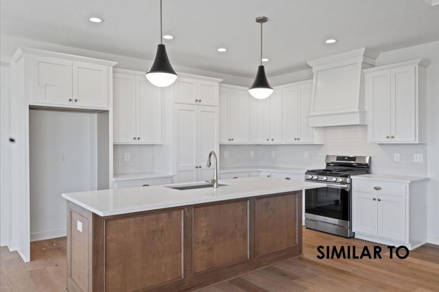 435 NW Red Oak Court, Waukee, IA 50263