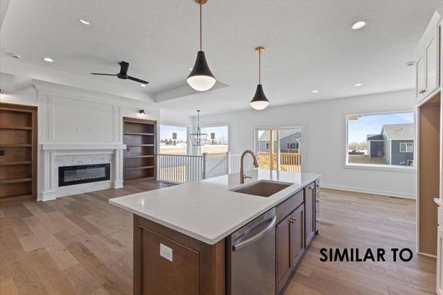 435 NW Red Oak Court, Waukee, IA 50263