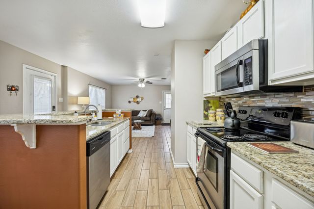 805 Phillips Street, Cleburne, TX 76033