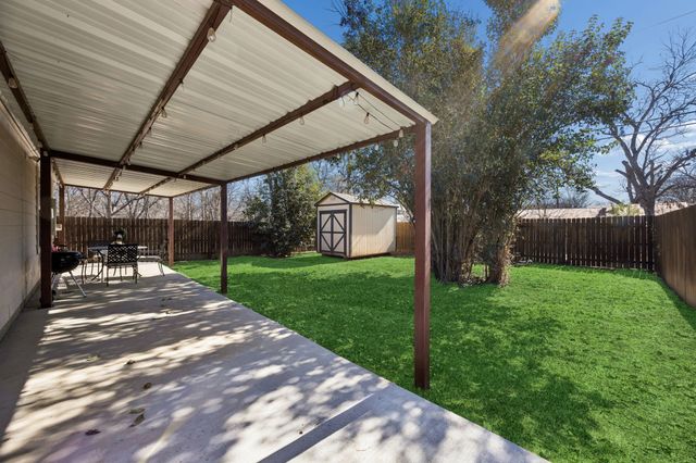 805 Phillips Street, Cleburne, TX 76033