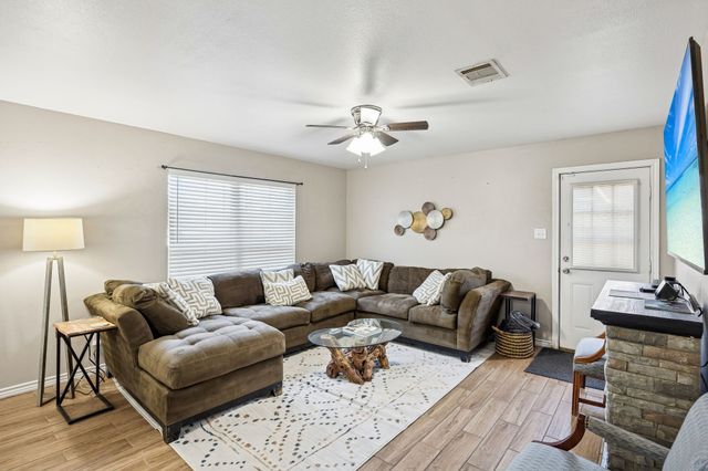 805 Phillips Street, Cleburne, TX 76033