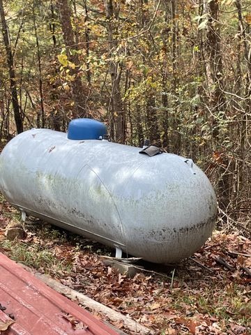 2203 Deer Lake Dr, Nunnelly, TN 37137