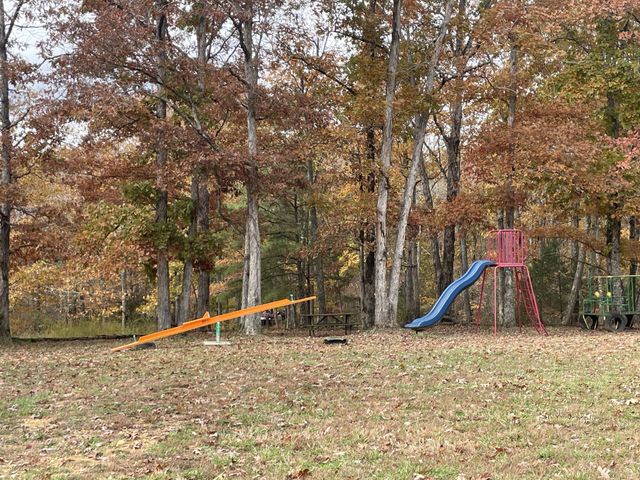 2203 Deer Lake Dr, Nunnelly, TN 37137