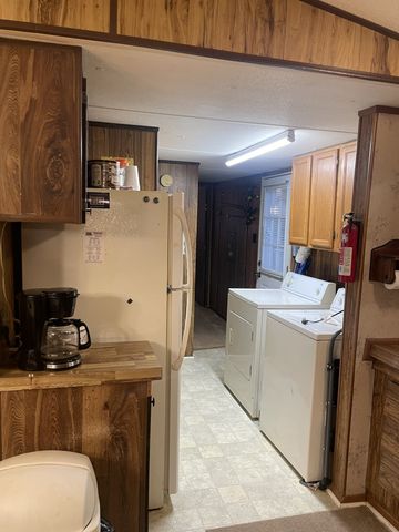 2203 Deer Lake Dr, Nunnelly, TN 37137