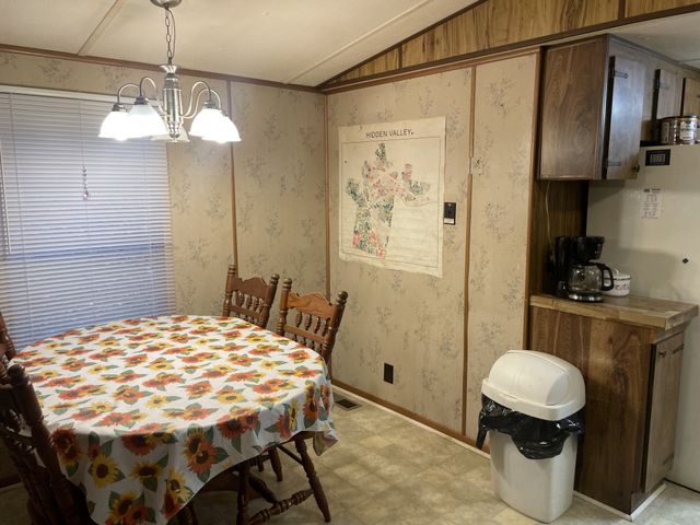 2203 Deer Lake Dr, Nunnelly, TN 37137