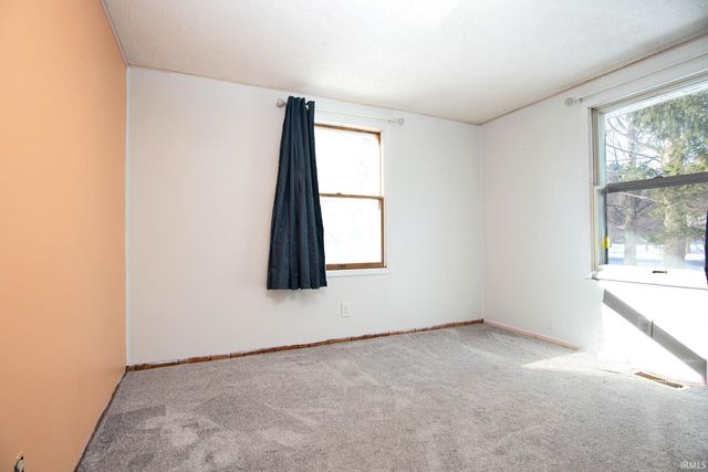 8547 N Old Fort Wayne Road, Roanoke, IN 46783