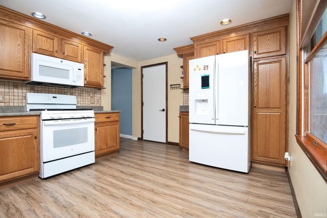 8547 N Old Fort Wayne Road, Roanoke, IN 46783