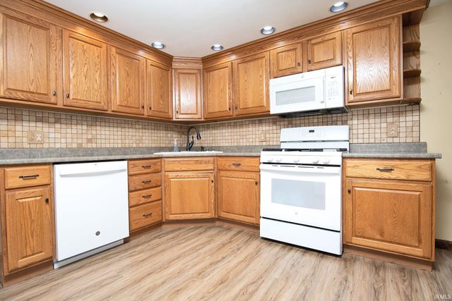 8547 N Old Fort Wayne Road, Roanoke, IN 46783