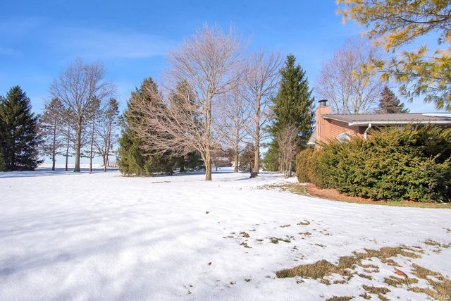 8547 N Old Fort Wayne Road, Roanoke, IN 46783