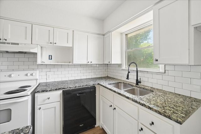 2347 Village Way, Dallas, TX 75216