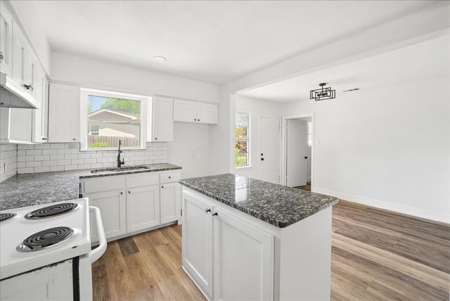 2347 Village Way, Dallas, TX 75216