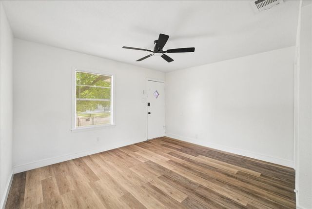 2347 Village Way, Dallas, TX 75216