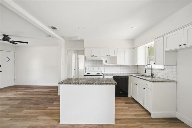2347 Village Way, Dallas, TX 75216