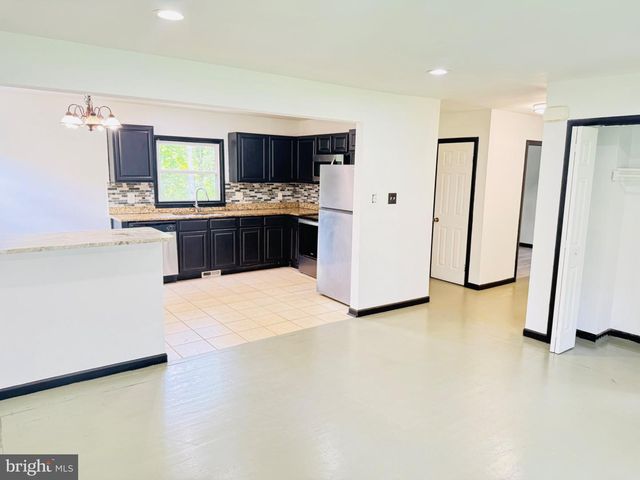 19002 RED OAK LN, Triangle, VA 22172