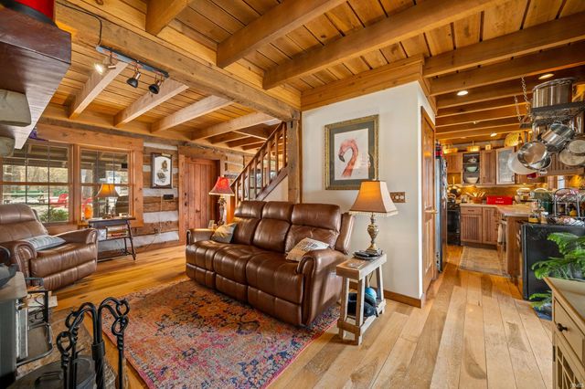 5175 Beanblossom Road, Nashville, IN 47448