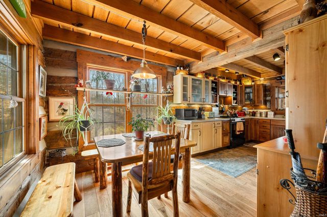 5175 Beanblossom Road, Nashville, IN 47448