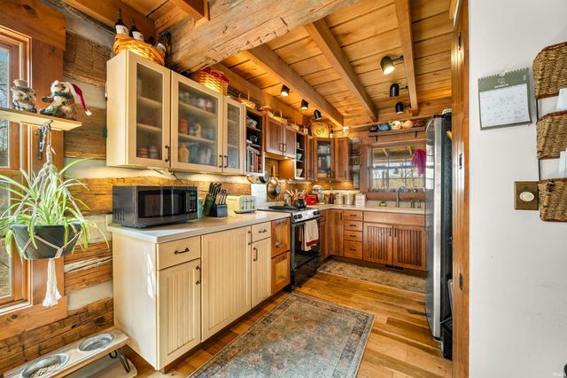 5175 Beanblossom Road, Nashville, IN 47448