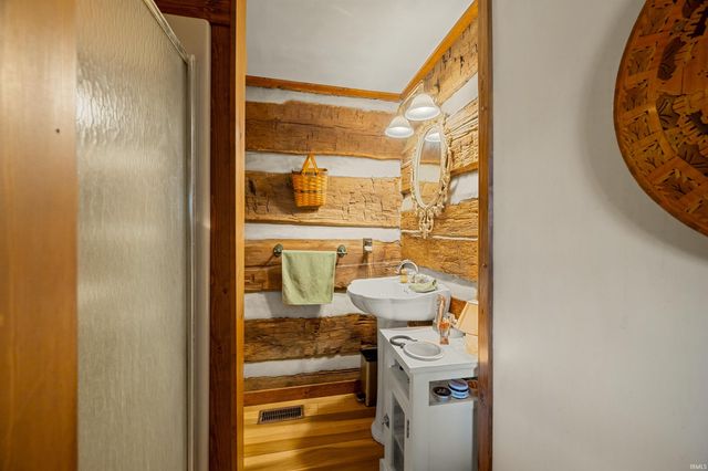 5175 Beanblossom Road, Nashville, IN 47448