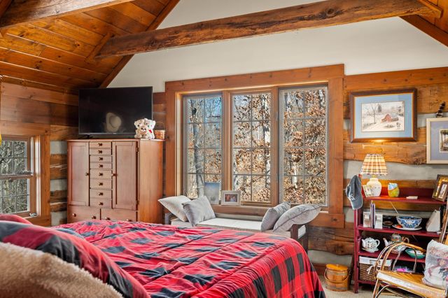 5175 Beanblossom Road, Nashville, IN 47448
