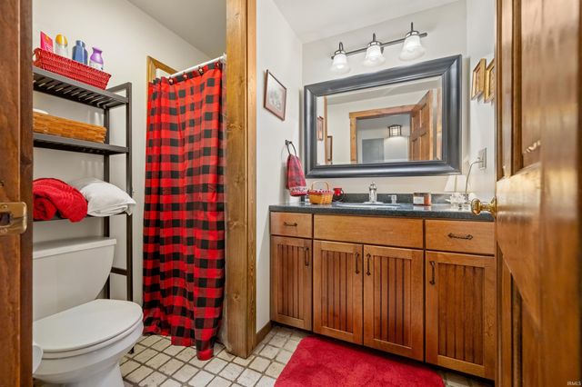 5175 Beanblossom Road, Nashville, IN 47448