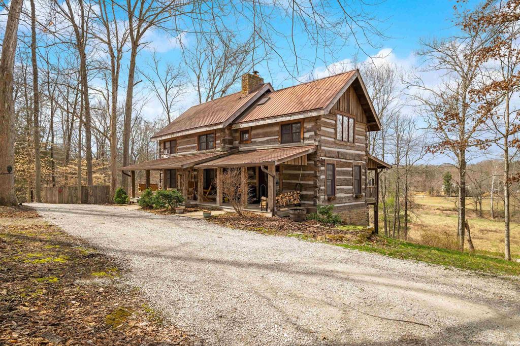 5175 Beanblossom Road, Nashville, IN 47448
