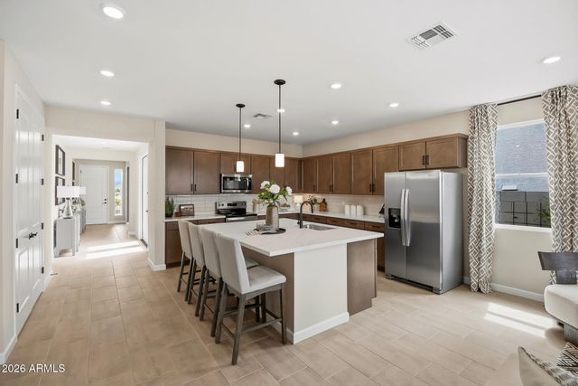 17490 W SOUTHGATE Avenue, Goodyear, AZ 85338