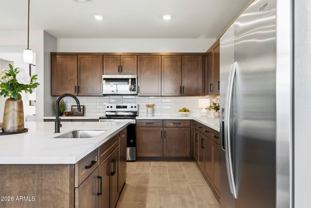 17490 W SOUTHGATE Avenue, Goodyear, AZ 85338