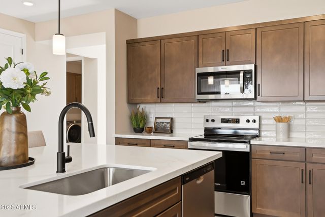 17490 W SOUTHGATE Avenue, Goodyear, AZ 85338
