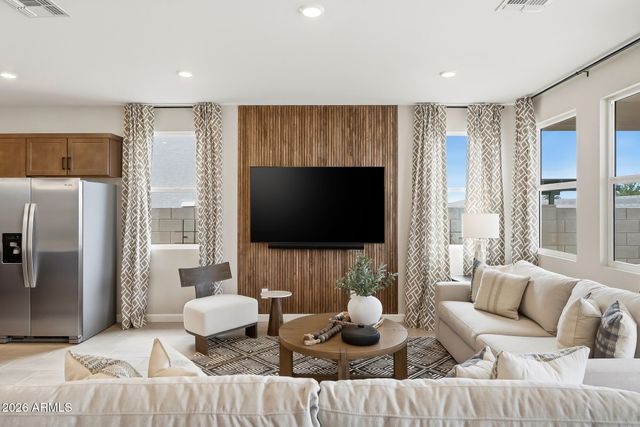 17490 W SOUTHGATE Avenue, Goodyear, AZ 85338