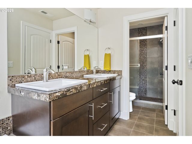 9820 Sw 55TH Ave, Portland, OR 97219