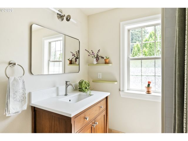 9820 Sw 55TH Ave, Portland, OR 97219