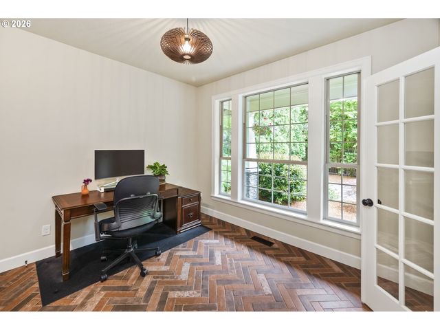 9820 Sw 55TH Ave, Portland, OR 97219