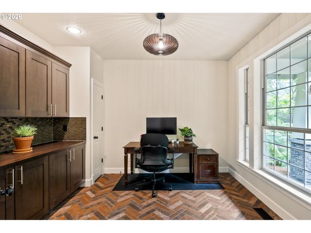 9820 Sw 55TH Ave, Portland, OR 97219